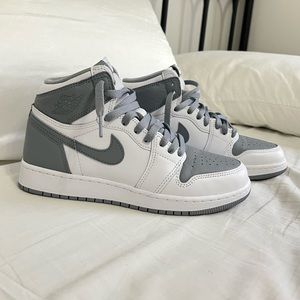 Jordan 1 high grey and white